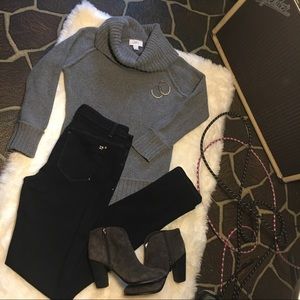 💥SALE!💥Ann Taylor Loft Women’s Gray Sweater